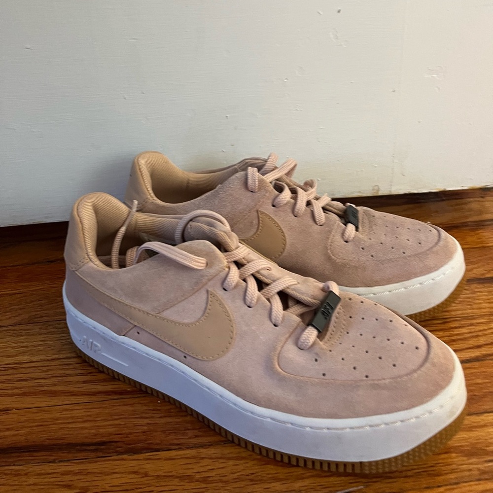 Air Force 1’s Sage Low Pink - Women’s 7.5
